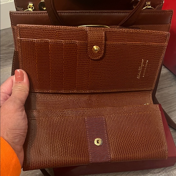 SOLD Two way pre-loved Salvatore Ferragamo Brown Leather with matching Wallet - Picture 14 of 16